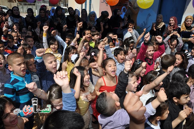 كفرقاسم – فيديو: بساتين الامل, السلام , والمحبة تحتفل بعيد الام على انغام عمو انس وجوقته ..